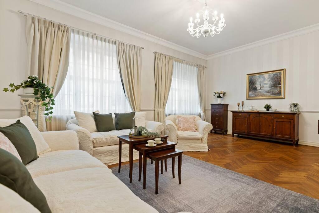 Dictumfactum Luxury